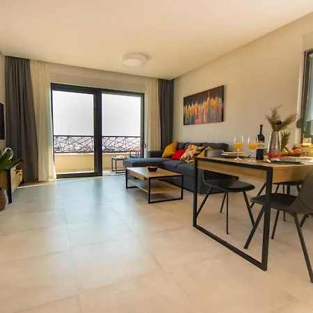 Apartmani Le-Lu Kastela Exterior photo