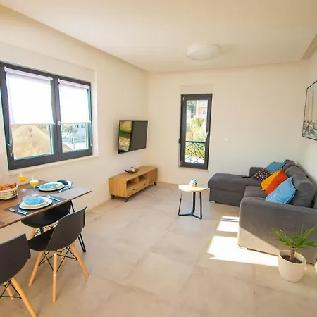 Apartmani Le-Lu Kastela Exterior photo