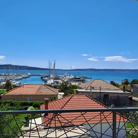 Apartmani Le-Lu Kastela Exterior photo