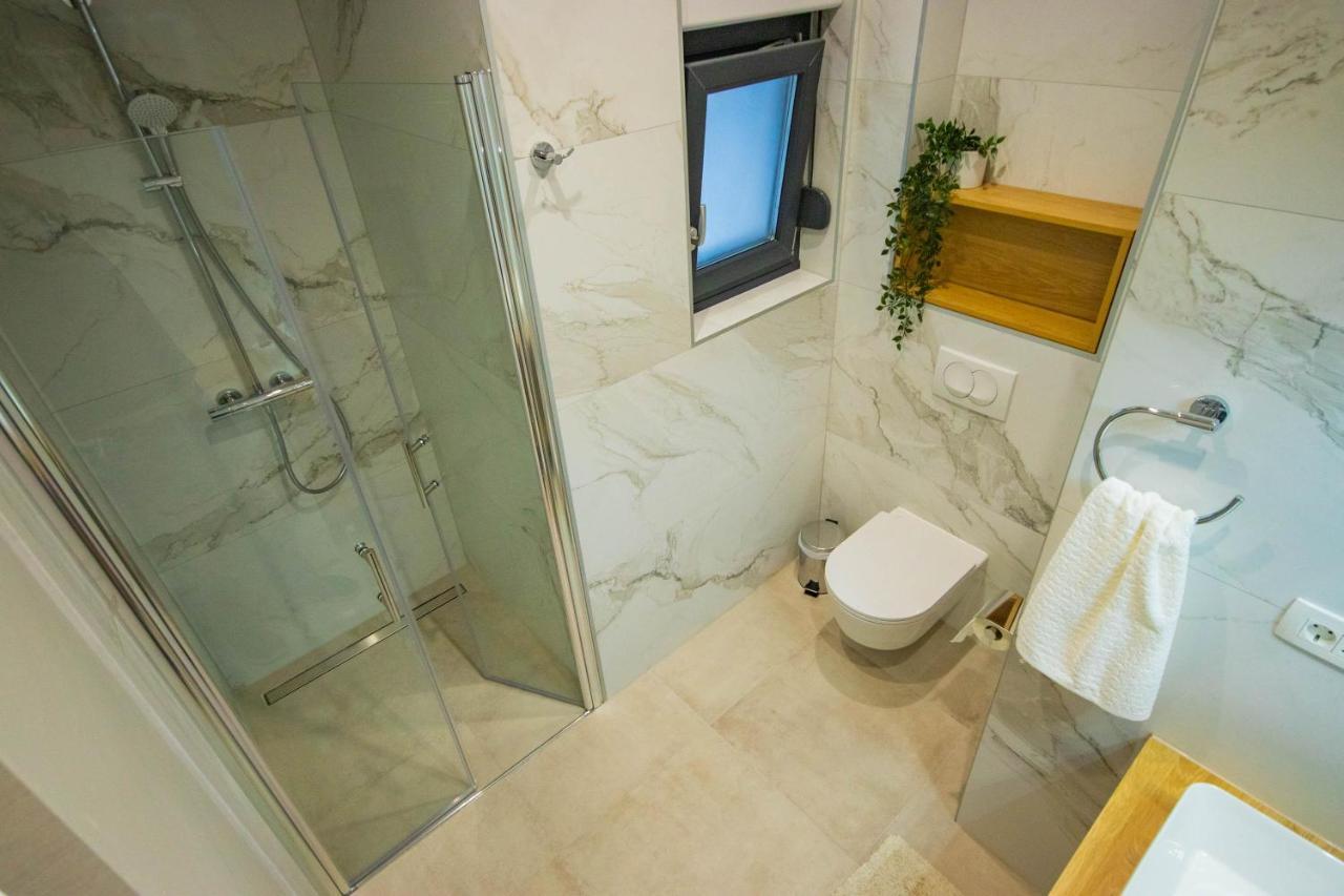 Le-lu Apartment *